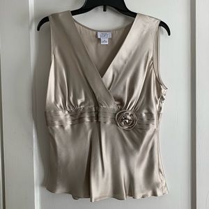 🌟 100% SILK. Great condition.